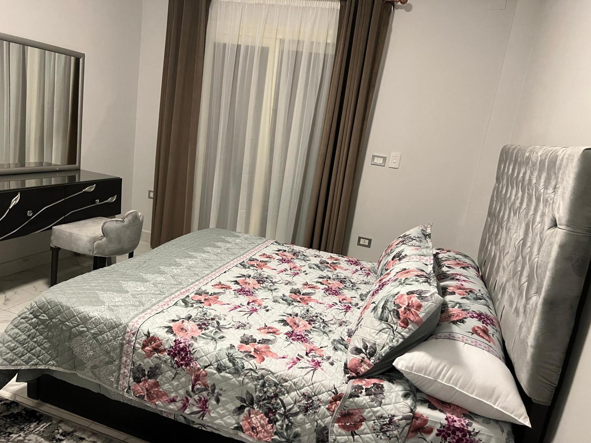 Luxury Apartments Beside Mall Of Arabia And Dar Al-Fouad Hospital - Families Only- No Alcoholic Beverages 6th of October City エクステリア 写真